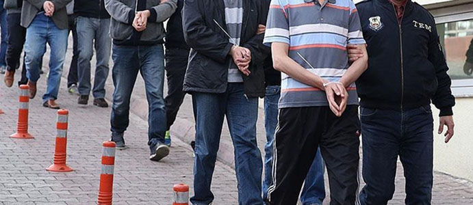 ALİ YERLİKAYA DUYURDU:  KAMU GÖREVLİLERİ GÖZALTINDA