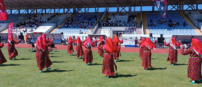 DEVREK'E YAKIŞMAYAN KUTLAMA 