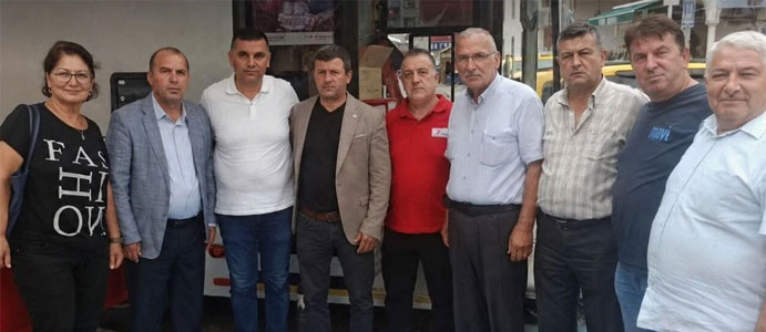 DEVREKLİ MUHTARLAR KIZILAY'A KAN BAĞIŞI YAPTI