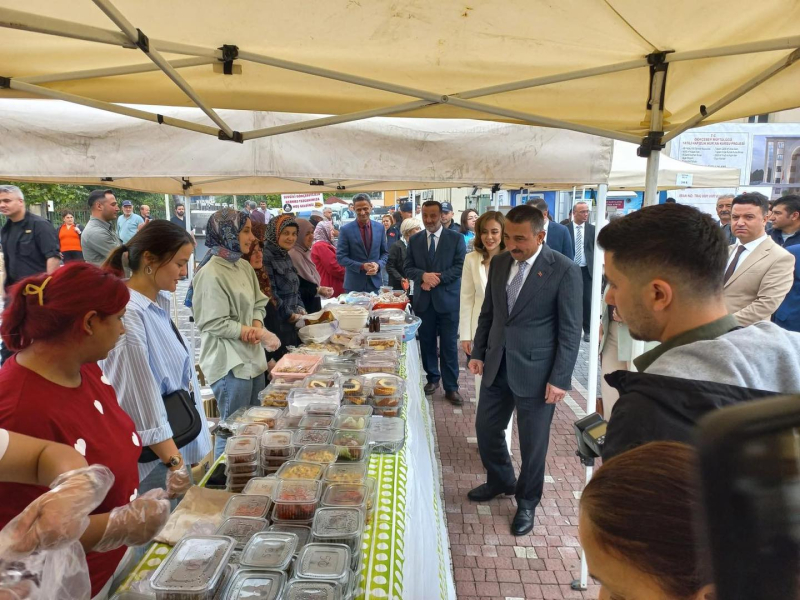 GÖKÇEBEY'DE YARDIM SERGİSİ DÜZENLENDİ 