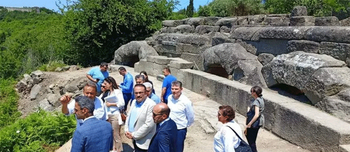 KADIOĞLU MOZAİKLERİ VE TİOS ANTİK  KENTİ GÜNYÜZÜNE ÇIKACAK