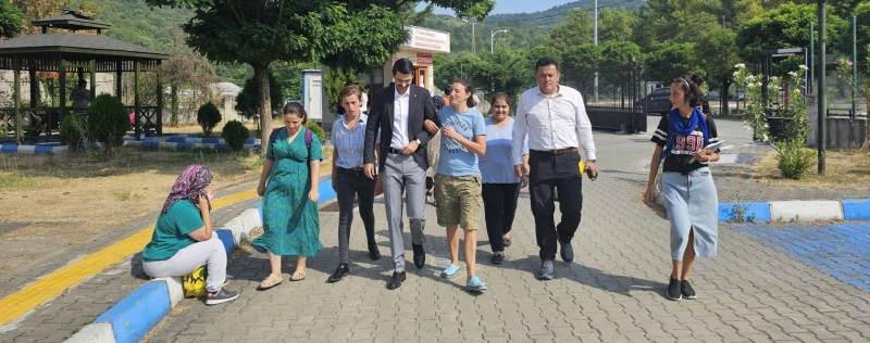 KAYMAKAM İLE KAHVALTI YAPTILAR