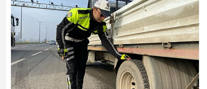 KURALA UYMAYAN SÜRÜCÜLERE 5 BİN TL  CEZA VE TRAFİKTEN MEN