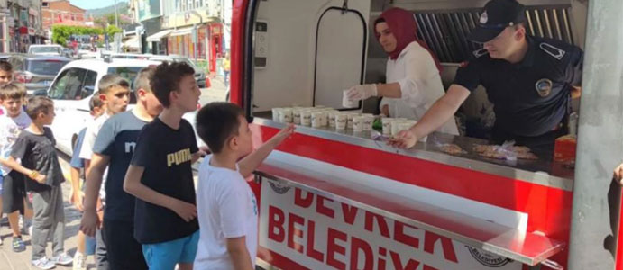 KURAN KURSU ÖĞRENCİLERİNE BELEDİYEDEN İKRAM!