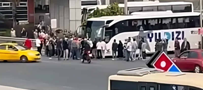 YOLUNU KESİP YUMRUKLADILAR