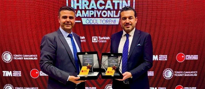 CREAVİT’TEN İHRACATTA ÇİFTE GURUR:  ÖDÜLLERİ HAKAN ÇANAKCI ALDI