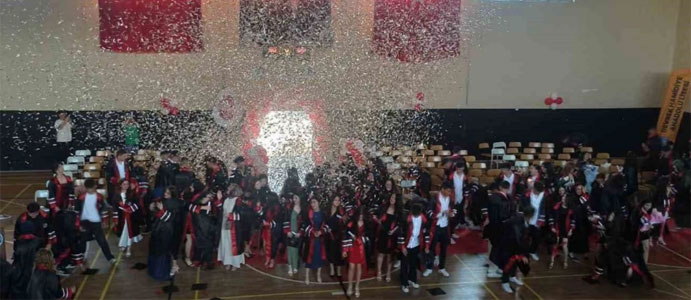 DEVREK HAMİDİYE ANADOLU  LİSESİNDE MEZUNİYET SEVİNCİ