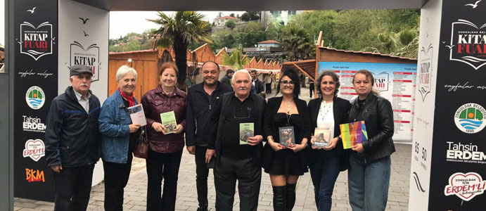 DEVREKLİ YAZARLAR KİTAPLARINI İMZALADI