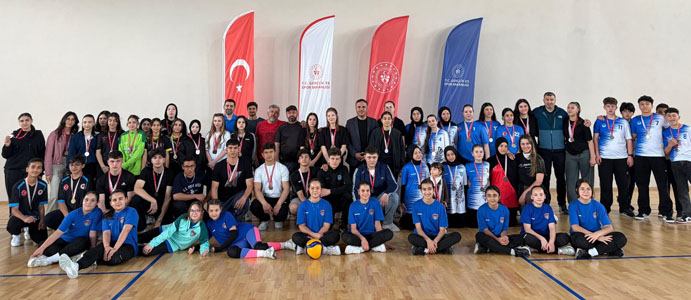 DEVREK'TE GENÇLİK VE SPOR FESTİVALİ COŞKUSU YAŞANDI