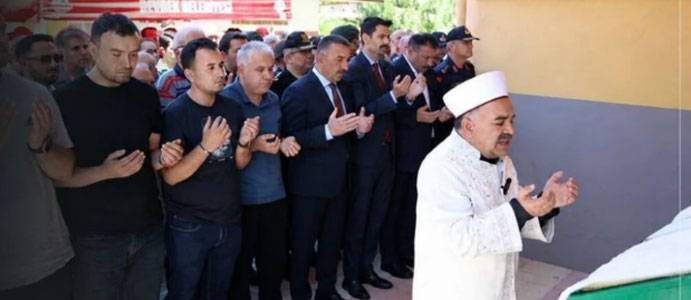 ŞEHİT BABASI MUSTAFA KARAPINAR   SON YOLCULUĞUNA UĞURLANDI