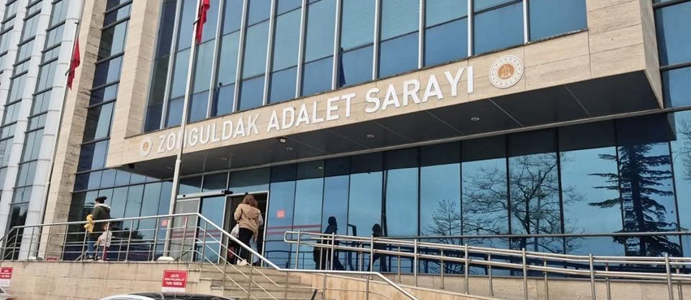 TEHDİT İÇERİKLİ PAYLAŞIM YAPAN  ÖĞRENCİYE EV HAPSİ