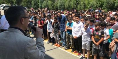 DEVREK’TE ÖĞRENCİLERİN KARNE SEVİNCİ