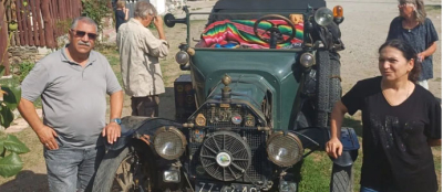 109 YAŞINDAKİ ARABAYLA ZONGULDAK'A GELDİLER