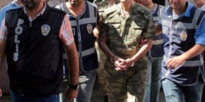 5’İ MUVAZZAF, 9 ASKER GÖZALTINA ALINDI