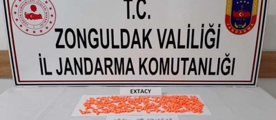 989 EXTACY HAP İLE YAKALANDILAR