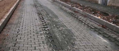 AĞIR TONAJLI ARAÇLAR YENİ YAPILAN YOLU ÇÖKERTTİ