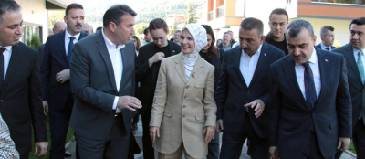   BAKAN GÖKTAŞ'A DEVREK BASTONU VERDİ