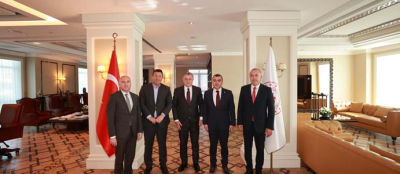 BAKANI AÇILIŞA DAVET ETTİ