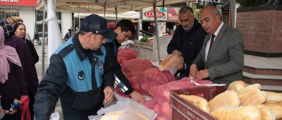 BAŞKAN BOZKURT: GRAMAJI DÜŞÜK EKMEKLE SAVAŞIYORUZ