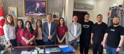BAŞKAN GEBEŞ BAŞARILI ÖĞRENCİLERİ ALTINLA ÖDÜLLENDİRDİ