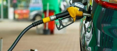 BENZİNE 12, MOTORİNE 17 KURUŞ İNDİRİM YAPILDI