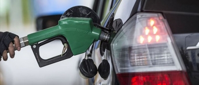 BENZİNE 20 KURUŞ, MOTORİNE 27 KURUŞ ZAM GELDİ
