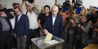   CHP LİDERİ KEMAL KILIÇDAROĞLU OYUNU KULLANDI