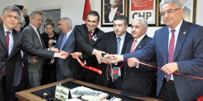 CHP, YENİ BİNASINA TAŞINDI 