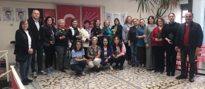 CHP'Lİ KADINLAR ANNELER GÜNÜNÜ KUTLADI