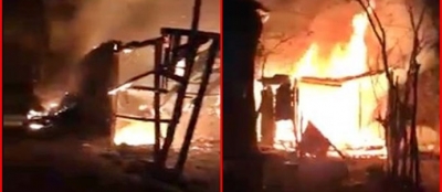 ÇIKAN YANGINDA ALEVLER GECEYİ AYDINLATTI