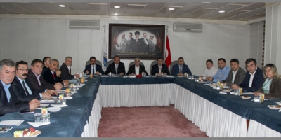 DEMİRCİ: MAYINLI BİR TARLADAN GEÇECEĞİZ