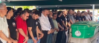 DENİZ KÜÇÜKLER TOPRAĞA VERİLDİ     