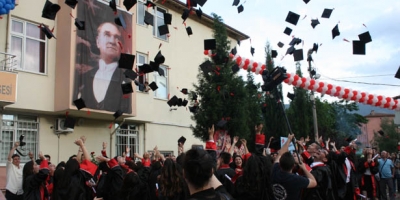 DEVREK ANADOLU LİSESİ MEZUNLARINI UĞURLADI 