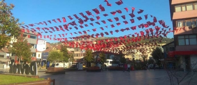 DEVREK BAYRAMLIKLARINI GİYDİ