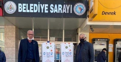 DEVREK BELEDİYESİ’NİN GİRİŞLERİNE DEZENFEKTE PLATFORMU KONULDU
