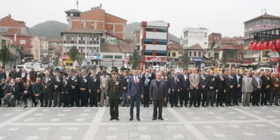 DEVREK’TE ÇANAKKALE ŞEHİTLERİ ANILDI 