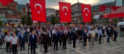 DEVREK'TE DEMOKRASİ NÖBETİ TUTULDU