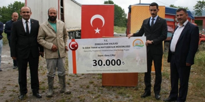 DEVREK’TE GENÇ ÇİFTÇİLERE 144 DÜVE DAĞITILDI