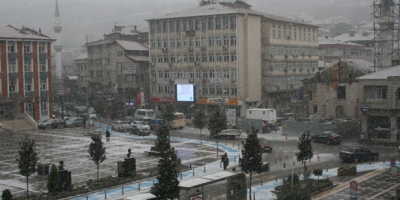 DEVREK, NE DE GÜZEL OLDUN BEYAZLAR İÇİNDE