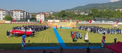 DEVREK'TE MEZUNİYET TÖRENİ YAPILDI