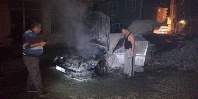 DEVREK’TE PARK HALİNDEKİ ARAÇ ALEV ALEV YANDI