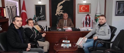 DÜNYACA ÜNLÜ GEZGİN ŞEF ÖMÜR AKKOR DEVREK’E GELDİ 