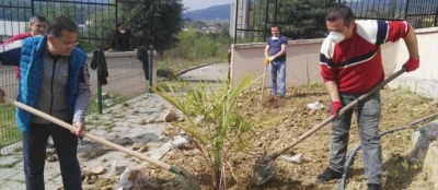 DURMAK BİLMEYEN MÜDÜR
