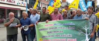 EĞİTİM SEN 5 EKİM DÜNYA ÖĞRETMENLER GÜNÜ'NDE ZONGULDAK MADENCİ ANITINDA EYLEM YAPTI
