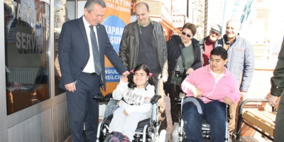  ENGELLİ ARABALARI İÇİN AKÜ DOLUM İSTASYONU   