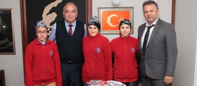  ENGELLİ ÖĞRENCİLERDEN BAŞKAN BOZKURT’A ZİYARET 