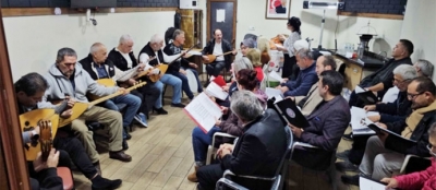 ENGELLİLER KOROSU TÜRKÜLERLE ENGELLERİ AŞIYOR