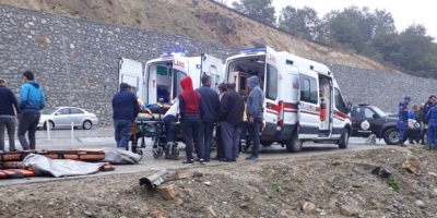 ESÜRÜK RAMPASINDAN UÇTU: 2 KİŞİ YARALANDI