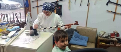 FATİME AYVACI USTALARA TAŞ ÇIKARIYOR