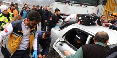  FECİ KAZA: 1 ÖLÜ, 2 YARALI  